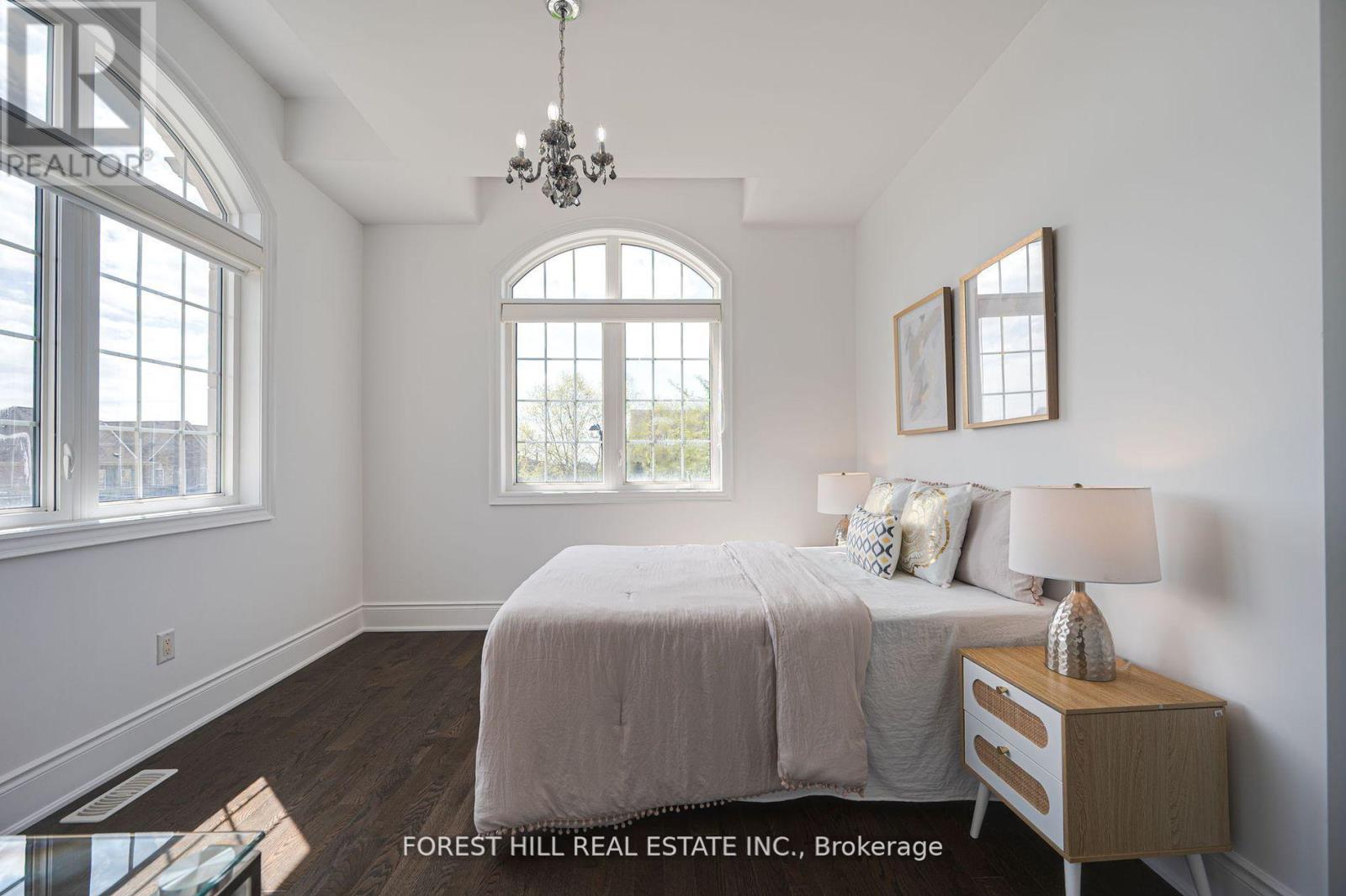 Photo 35 of 101 Glenheron Crescent, Vaughan ON