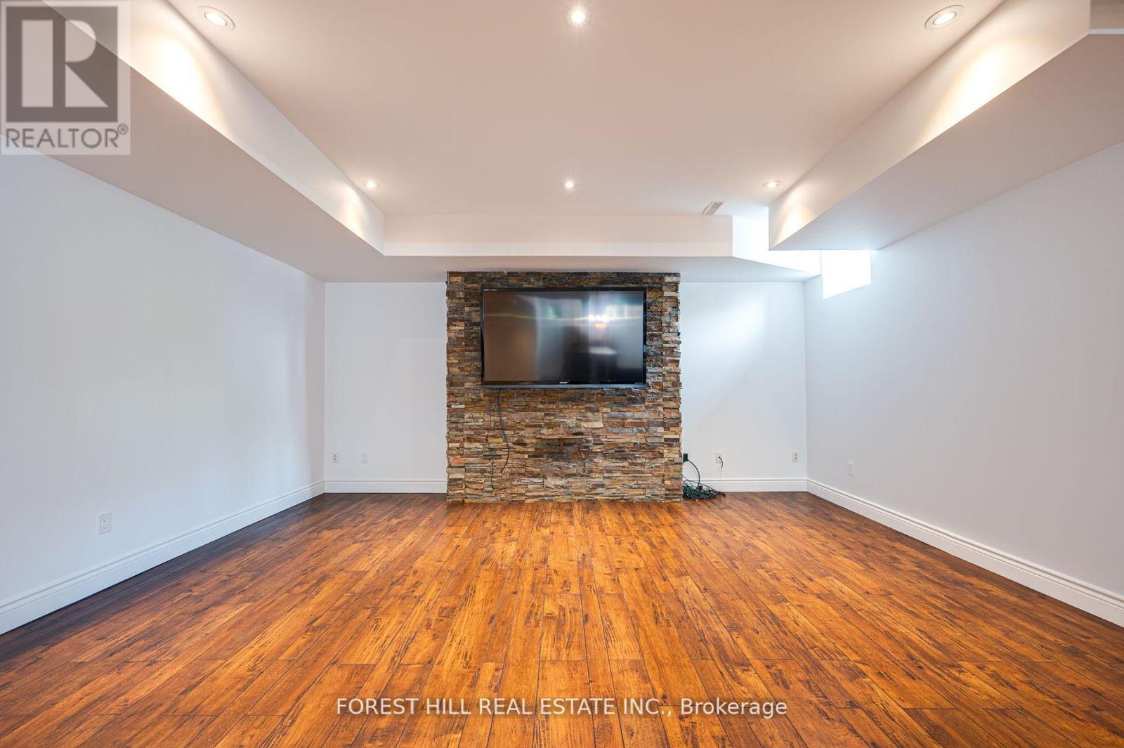 Photo 39 of 101 Glenheron Crescent, Vaughan ON