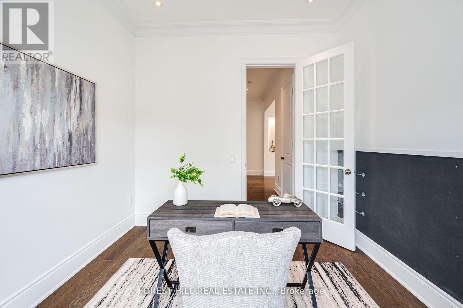Photo 9 of 101 Glenheron Crescent, Vaughan ON