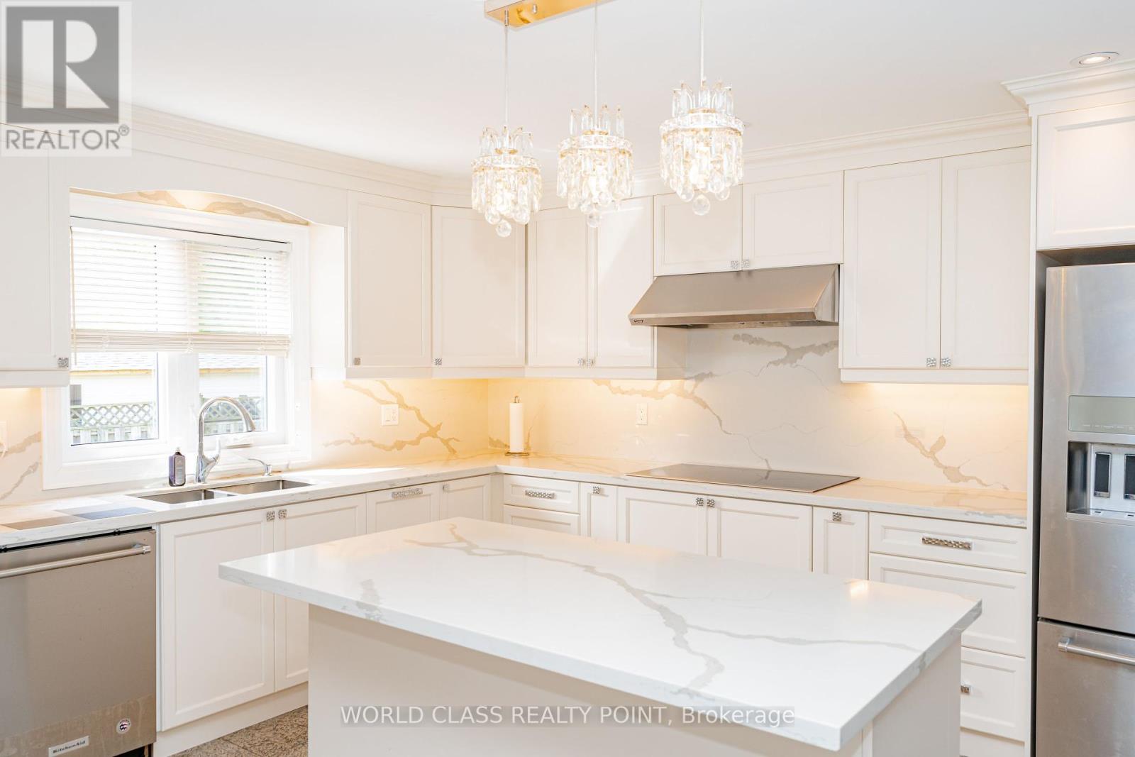 Photo 13 of 117 Highglen Avenue, Markham ON