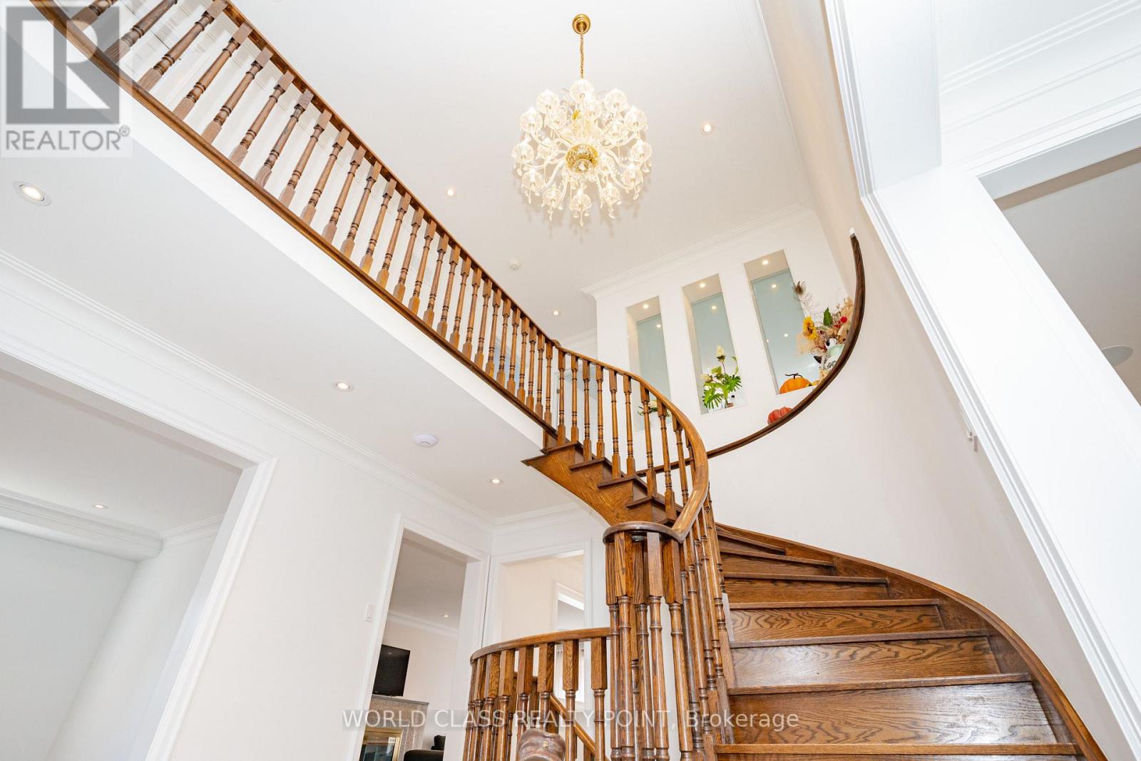 Photo 18 of 117 Highglen Avenue, Markham ON