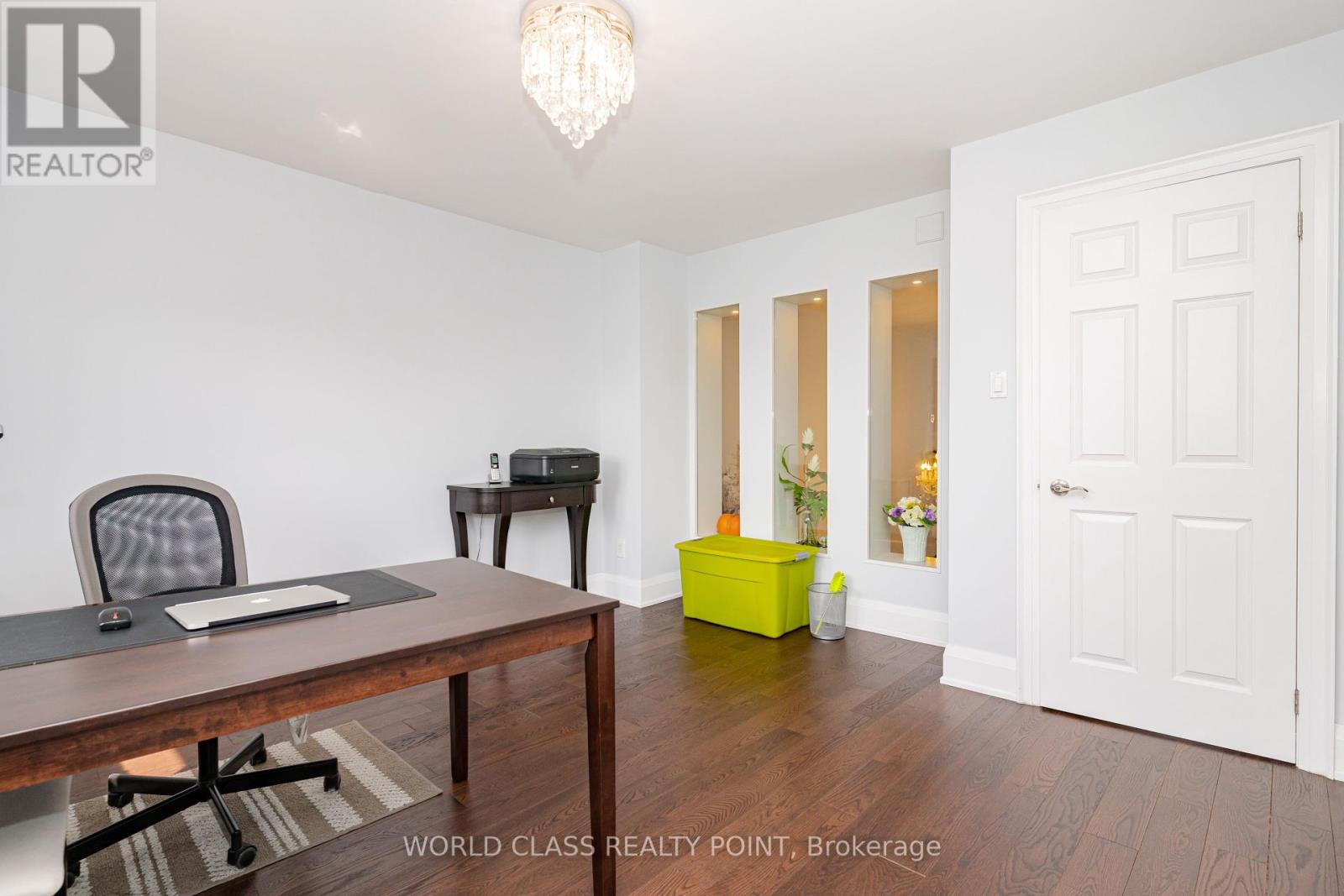 Photo 30 of 117 Highglen Avenue, Markham ON