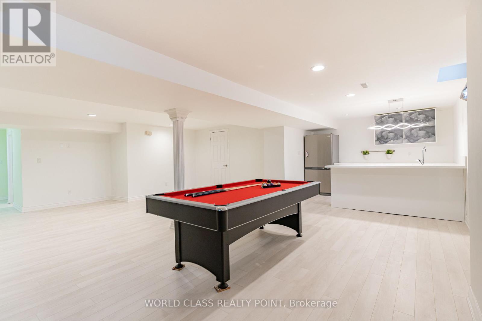 Photo 32 of 117 Highglen Avenue, Markham ON