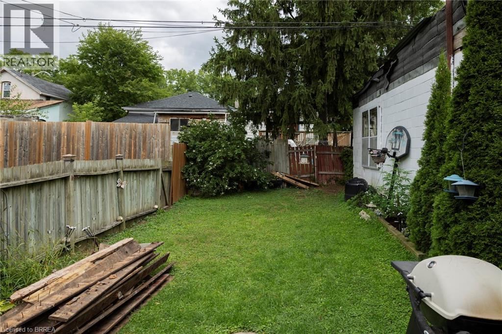 Photo 3 of 20 Superior Street, Brantford ON
