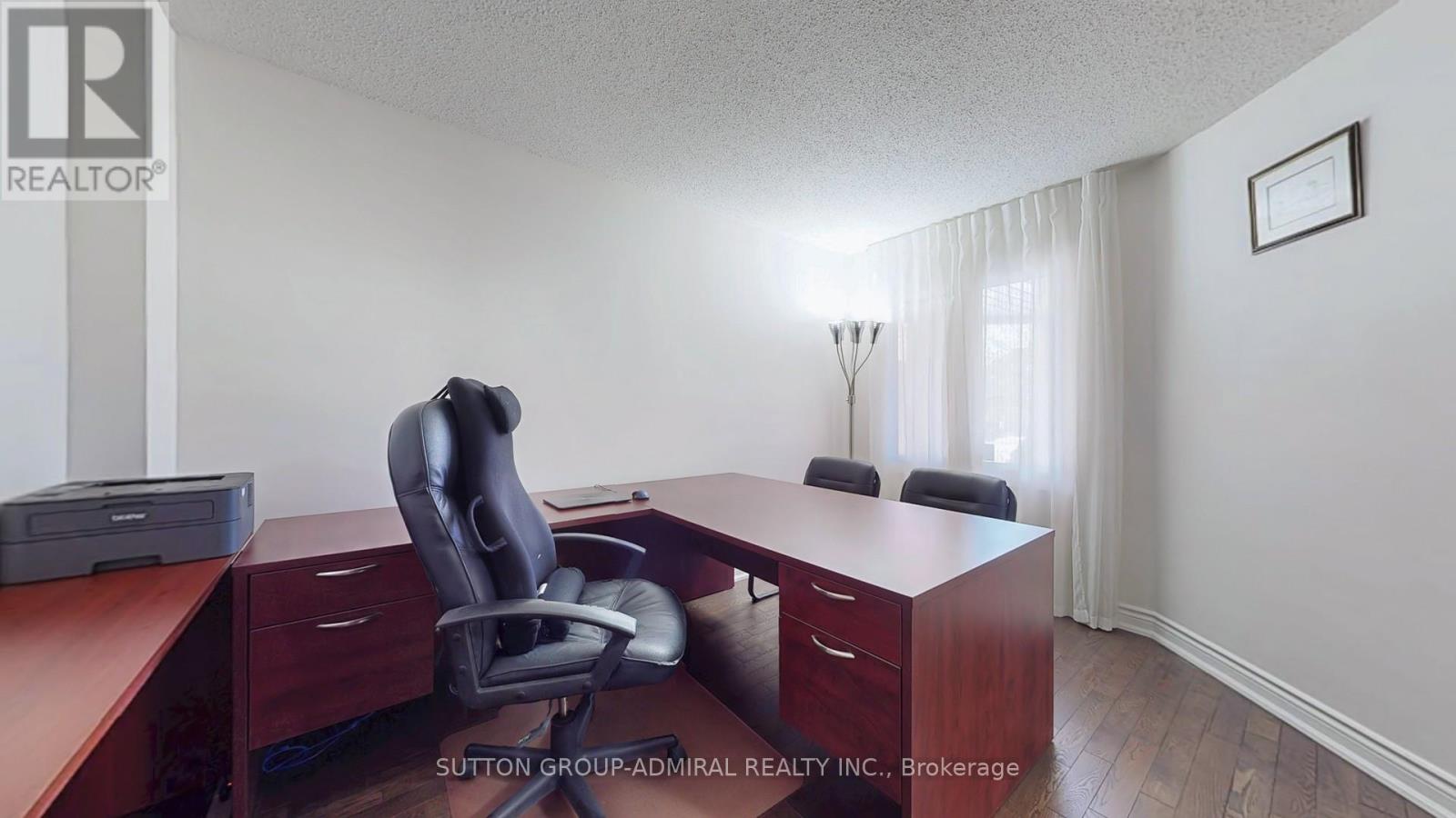 Photo 14 of 64 Roxborough Lane, Vaughan ON
