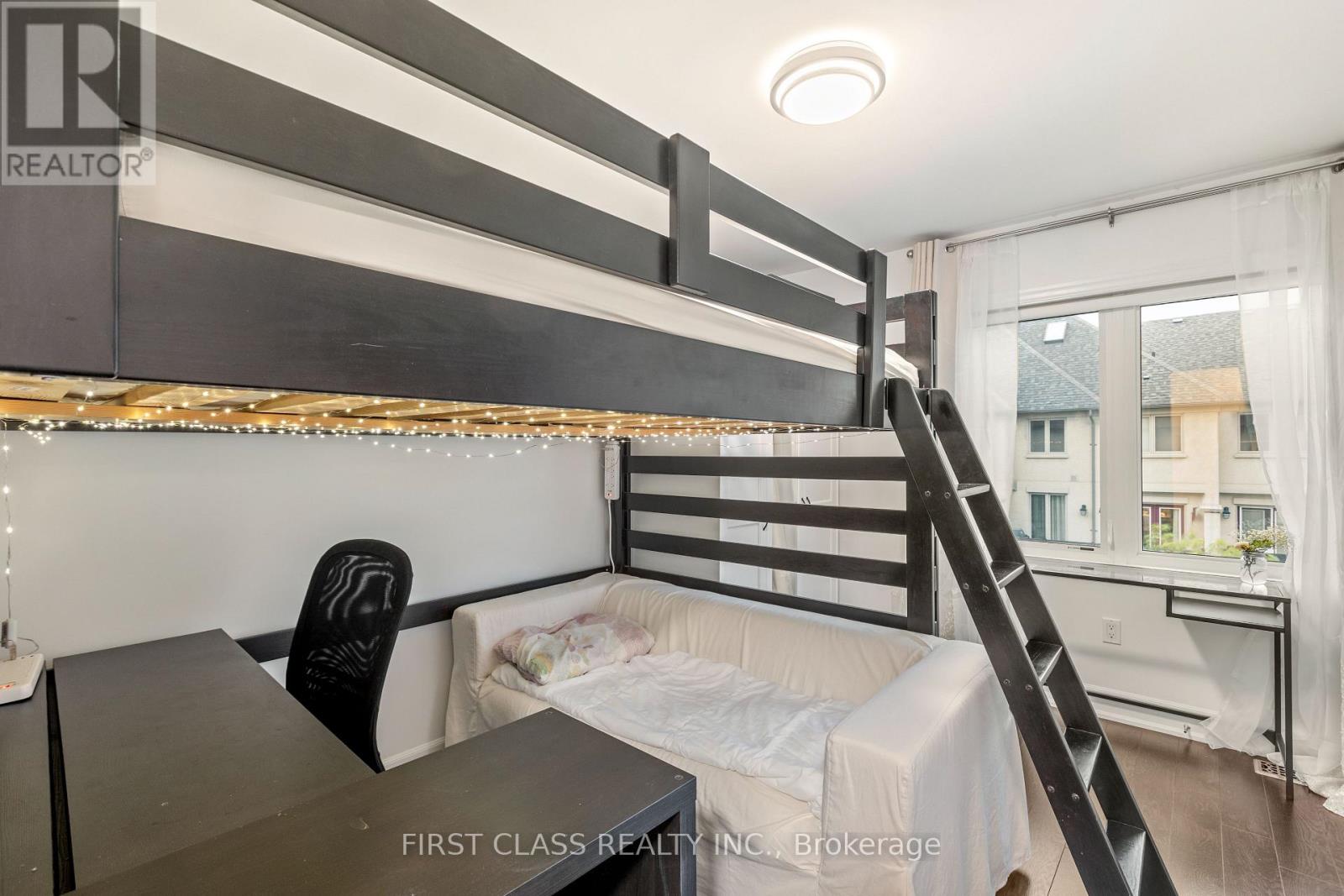 Photo 25 of 15 80 North Park Road, Vaughan ON