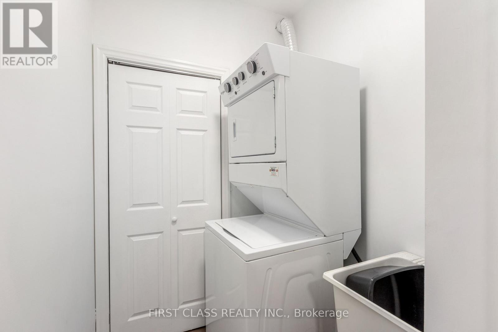 Photo 31 of 15 80 North Park Road, Vaughan ON