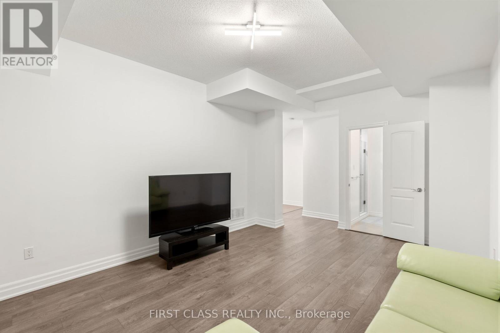 Photo 34 of 15 80 North Park Road, Vaughan ON