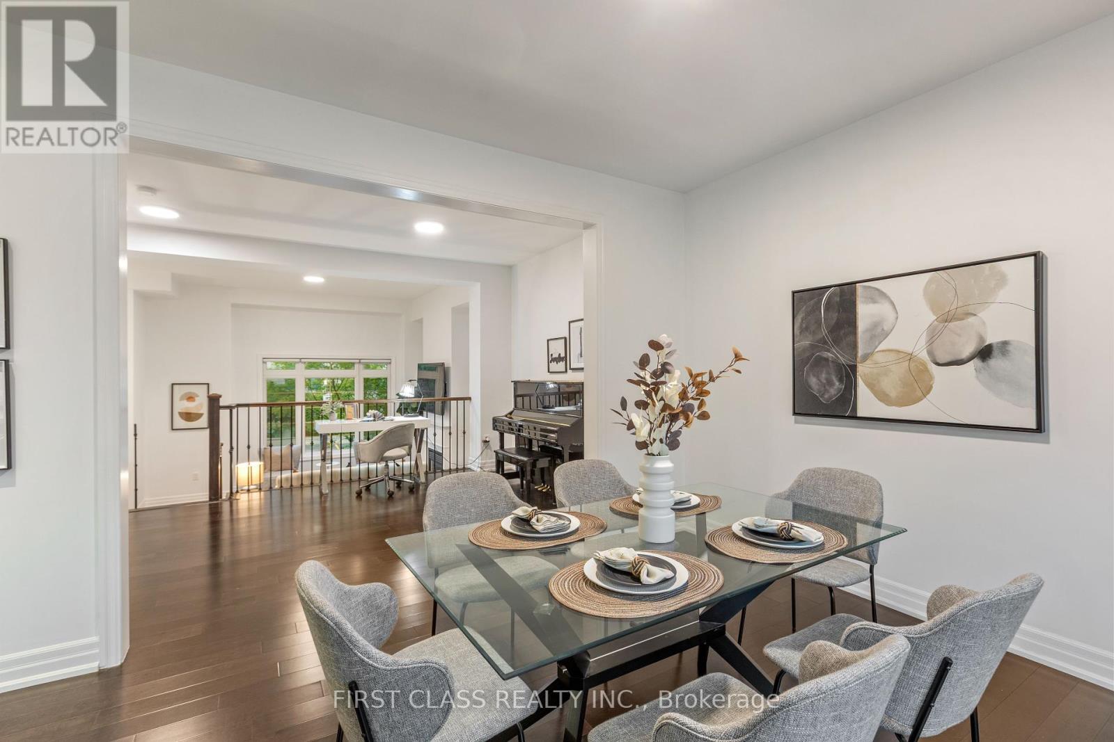 Photo 9 of 15 80 North Park Road, Vaughan ON
