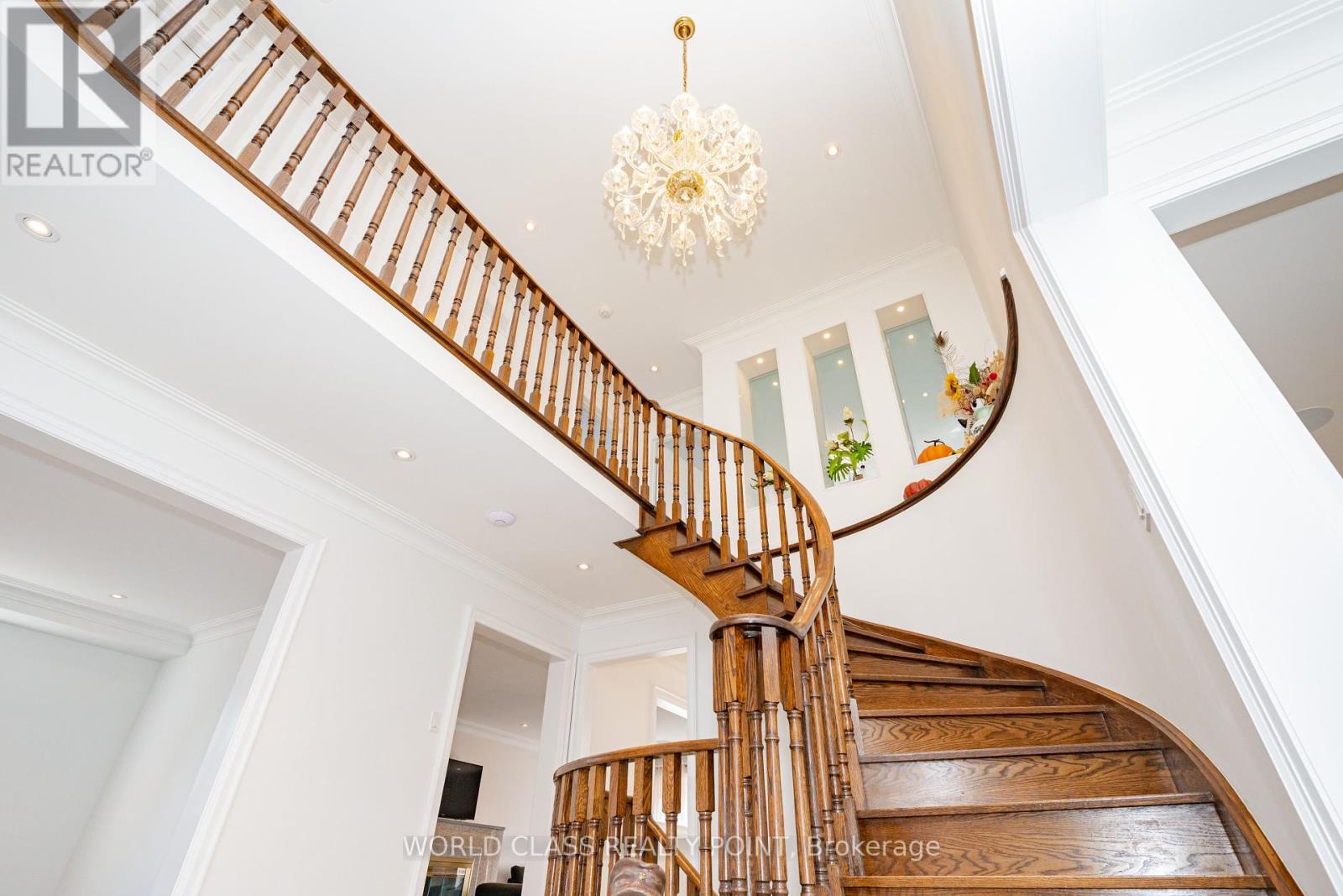 Photo 18 of 117 Highglen Avenue, Markham ON