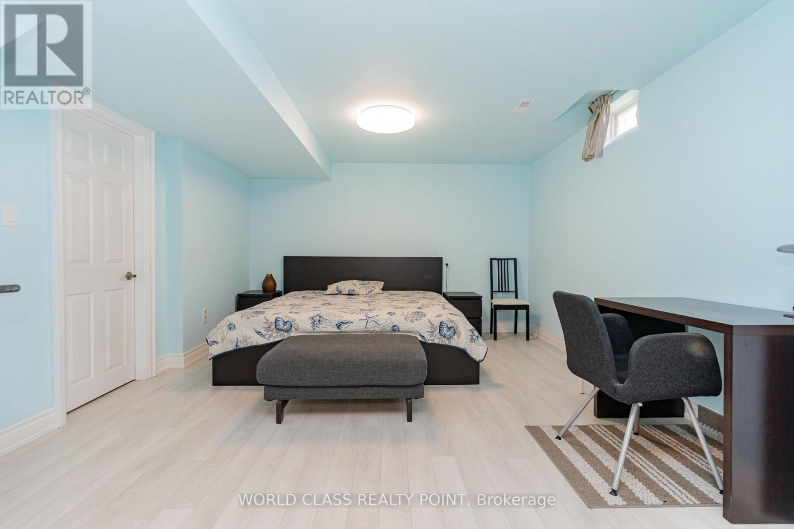 Photo 34 of 117 Highglen Avenue, Markham ON