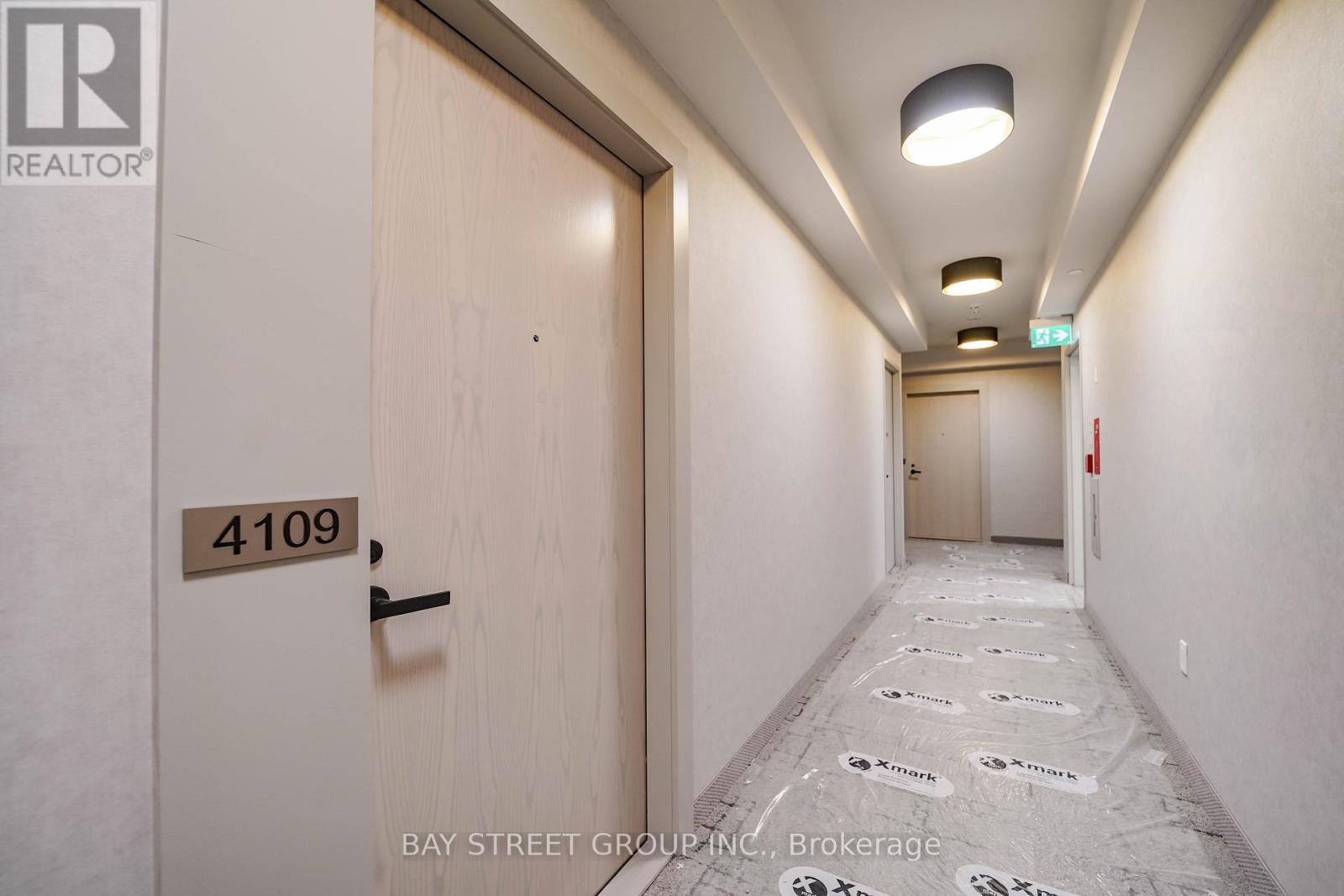 Photo 22 of 4109 28 Interchange Way, Vaughan ON