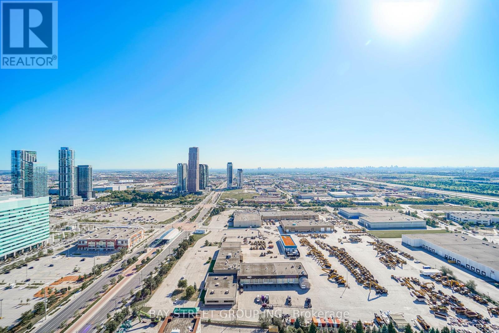 Photo 28 of 4109 28 Interchange Way, Vaughan ON