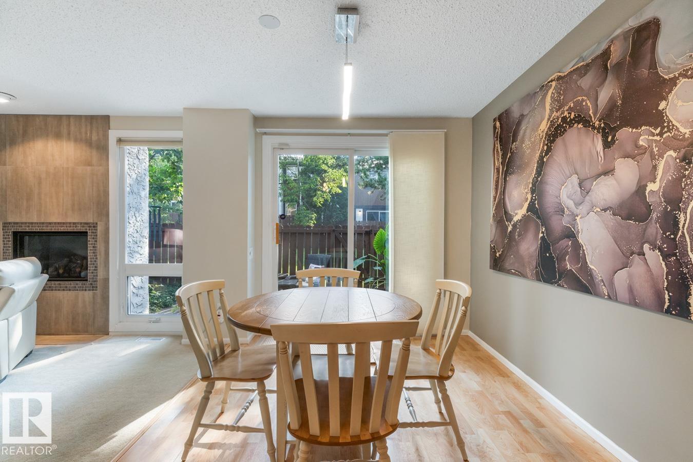 Photo 9 of 90 Hearthstone Nw, Edmonton AB