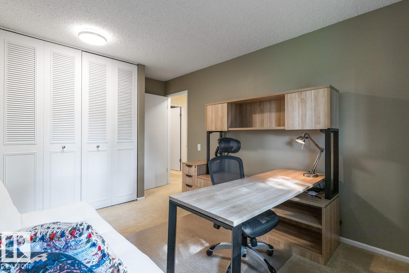 Photo 21 of 90 Hearthstone Nw, Edmonton AB
