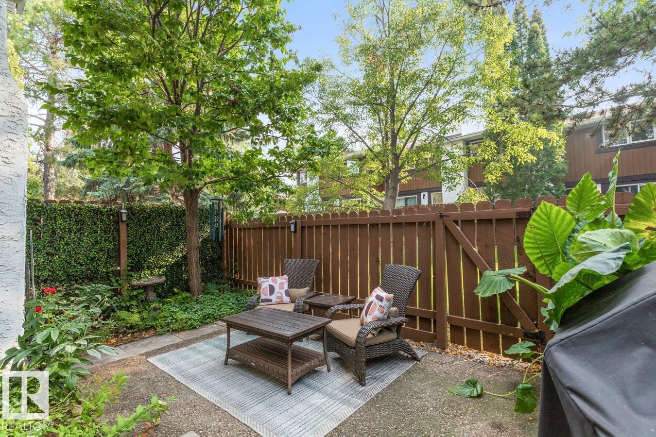 Photo 27 of 90 Hearthstone Nw, Edmonton AB
