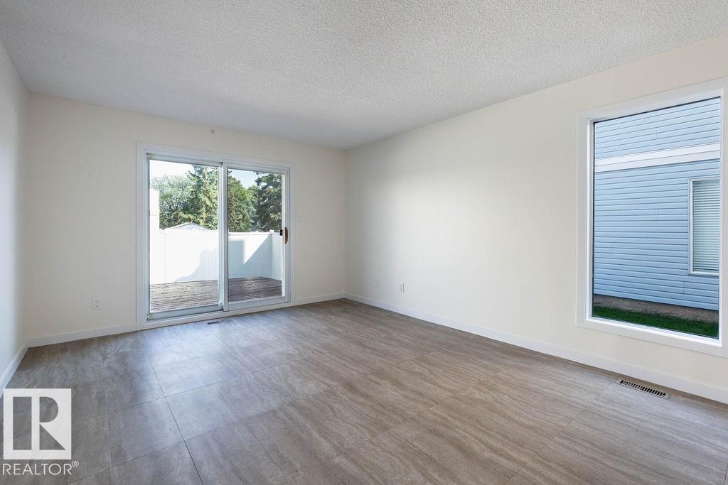 Photo 13 of 62 Lancaster Tc Nw Nw, Edmonton AB