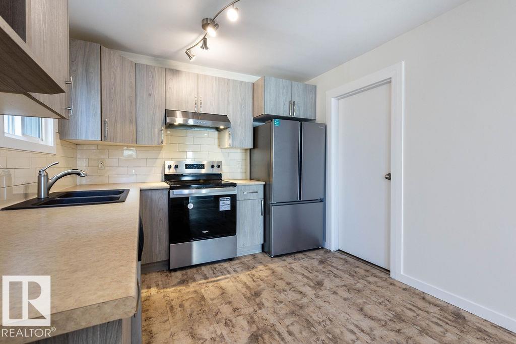 Photo 18 of 62 Lancaster Tc Nw Nw, Edmonton AB