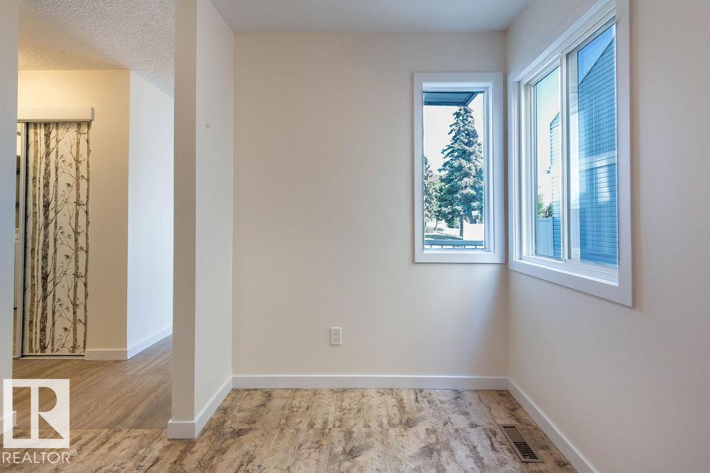 Photo 19 of 62 Lancaster Tc Nw Nw, Edmonton AB