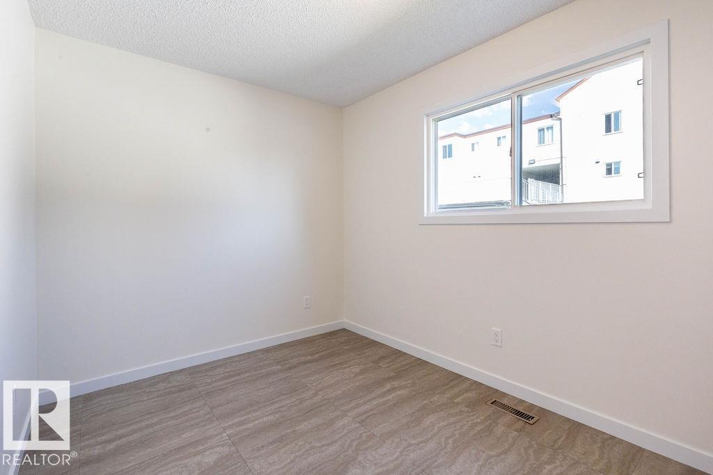 Photo 23 of 62 Lancaster Tc Nw Nw, Edmonton AB