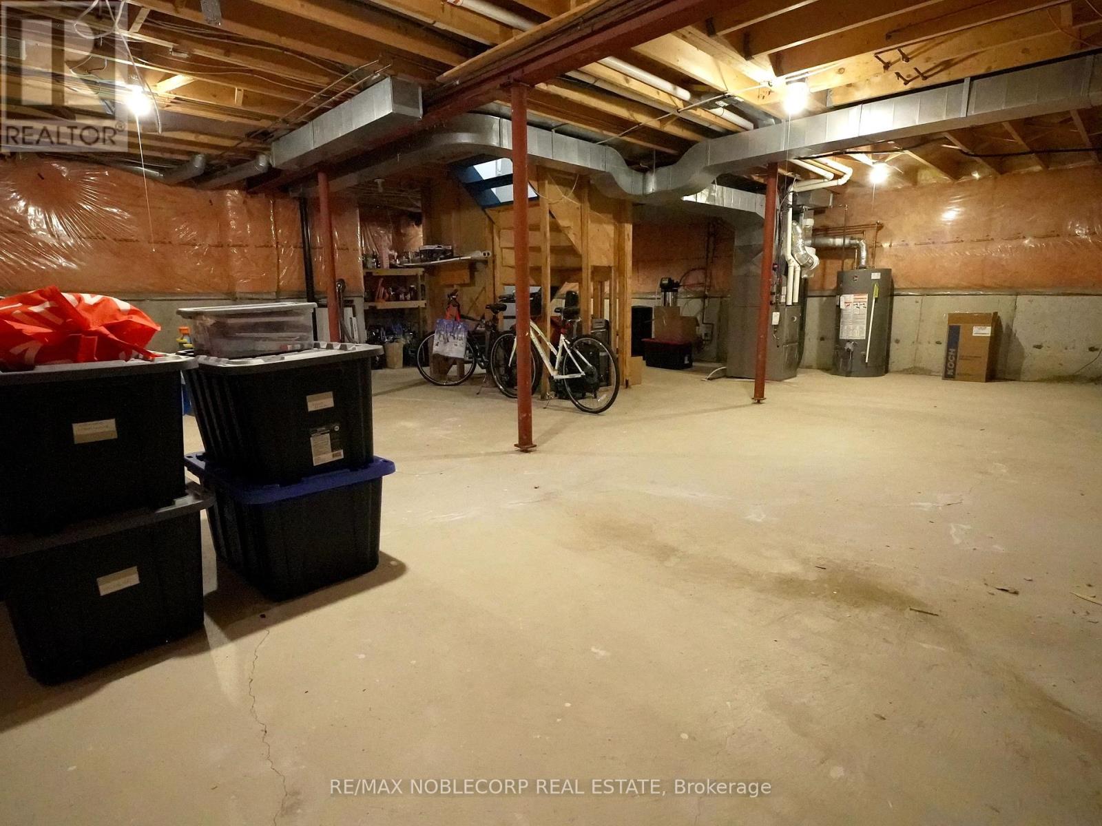 Photo 35 of 62 Oshaughnessy Crescent, Barrie ON