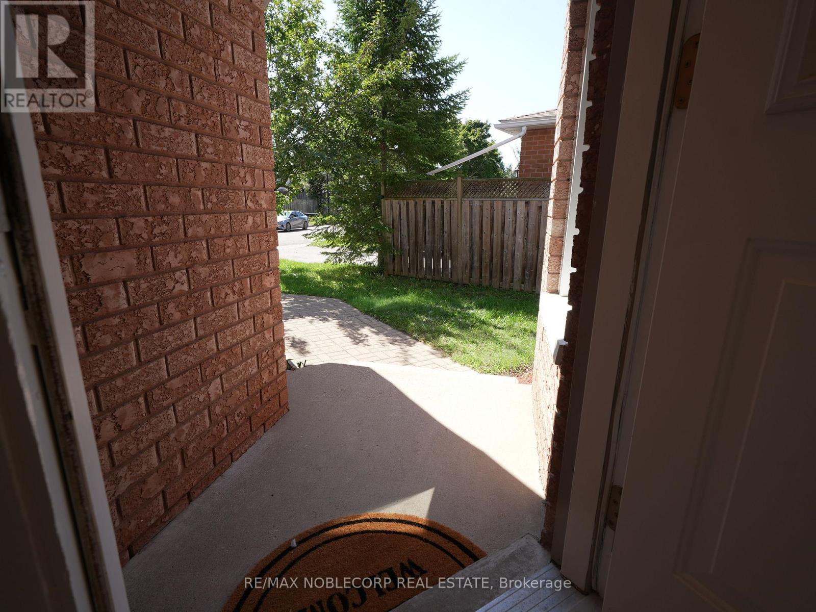 Photo 5 of 62 Oshaughnessy Crescent, Barrie ON