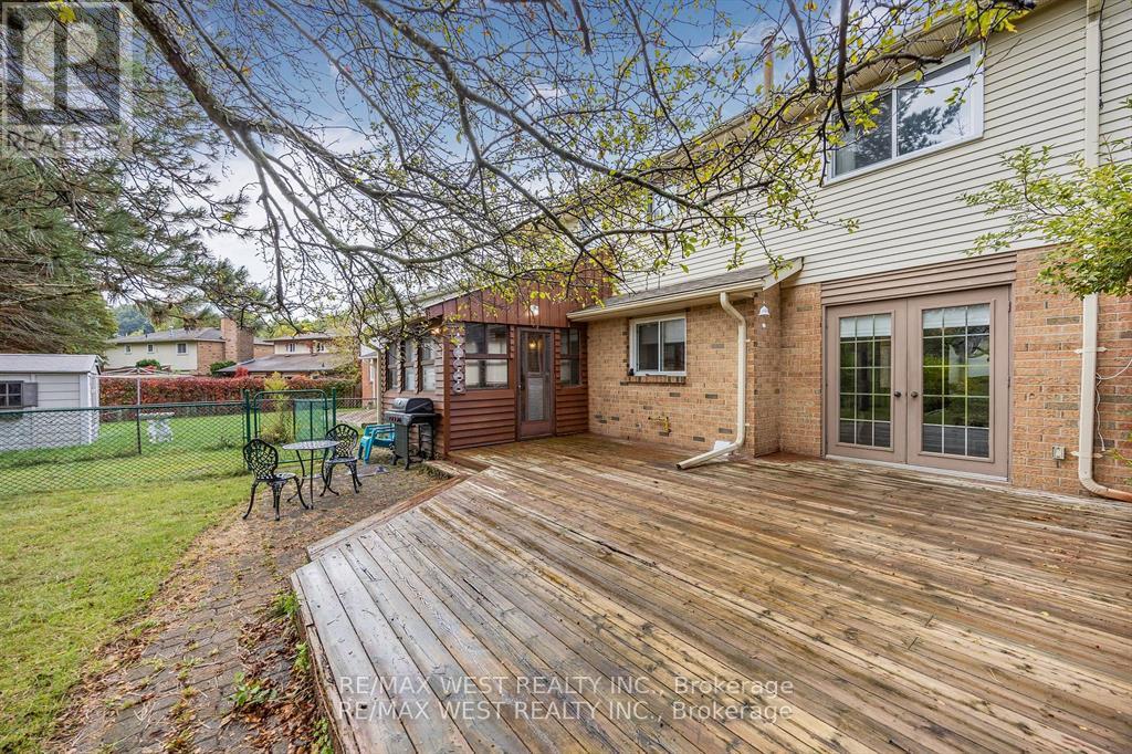 Photo 27 of 230 Browning Crescent, Barrie ON