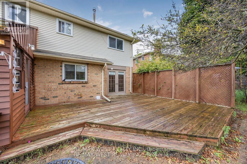 Photo 31 of 230 Browning Crescent, Barrie ON