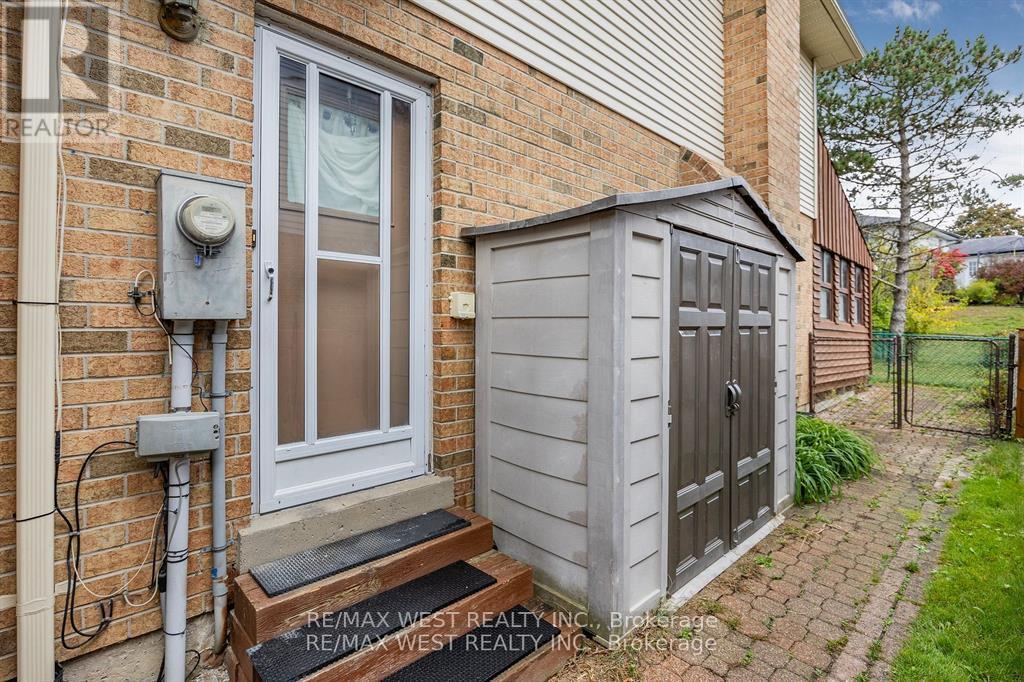 Photo 34 of 230 Browning Crescent, Barrie ON