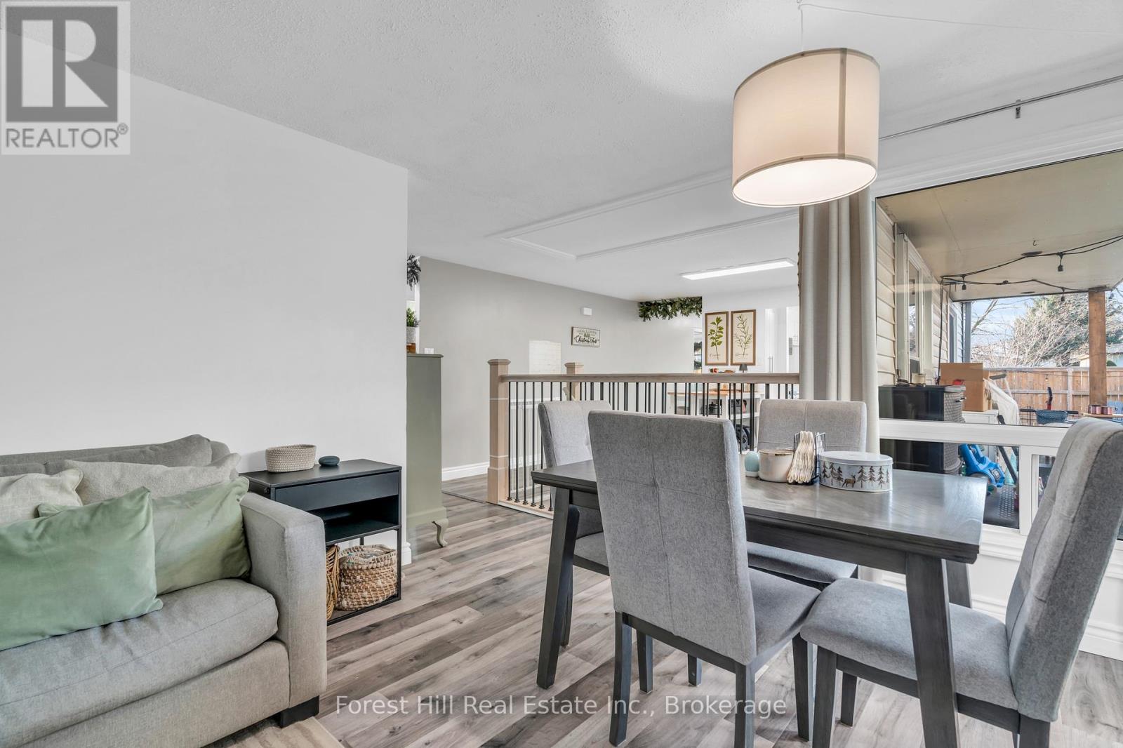 Photo 16 of 130 Pepperwood Crescent, Kitchener ON