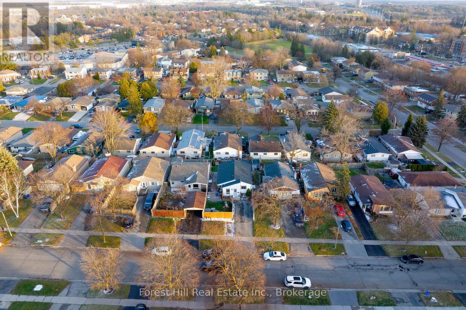 Photo 42 of 130 Pepperwood Crescent, Kitchener ON
