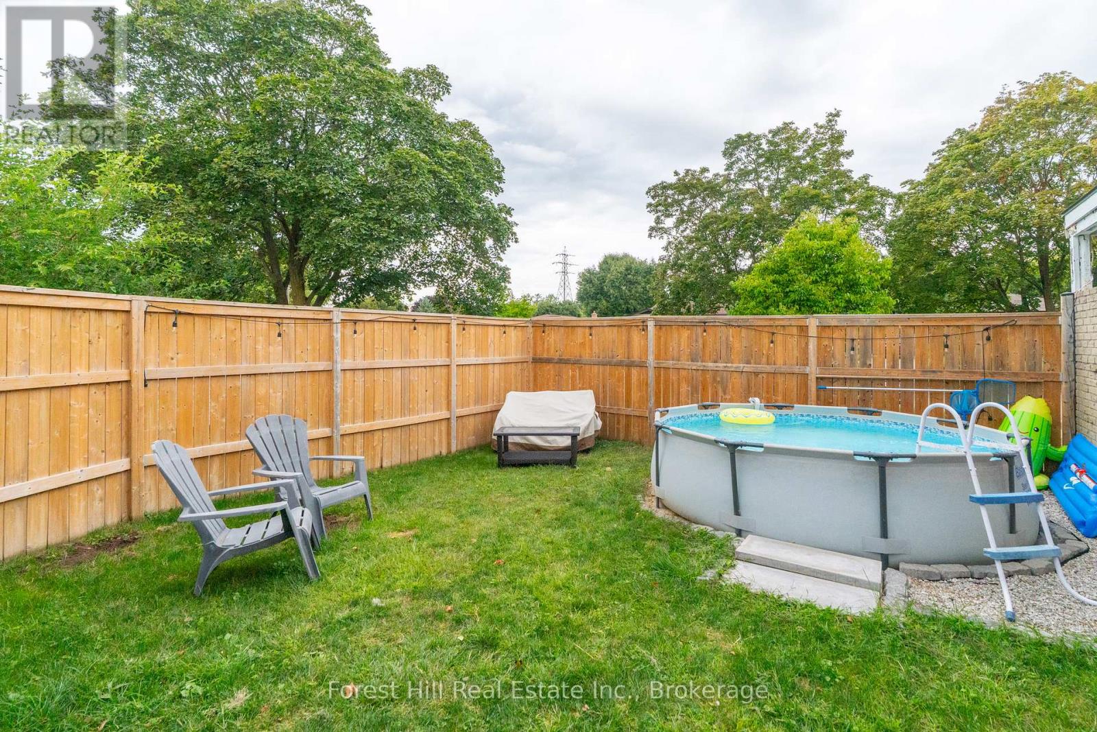 Photo 33 of 130 Pepperwood Crescent, Kitchener ON