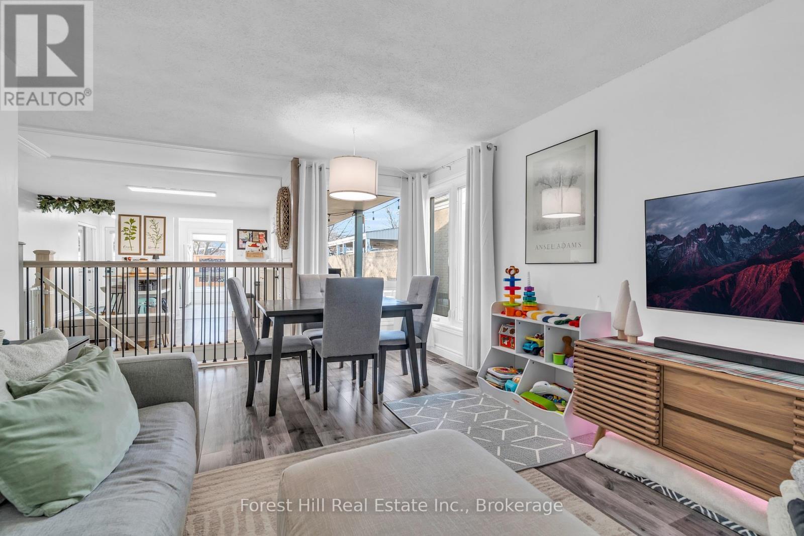 Photo 15 of 130 Pepperwood Crescent, Kitchener ON