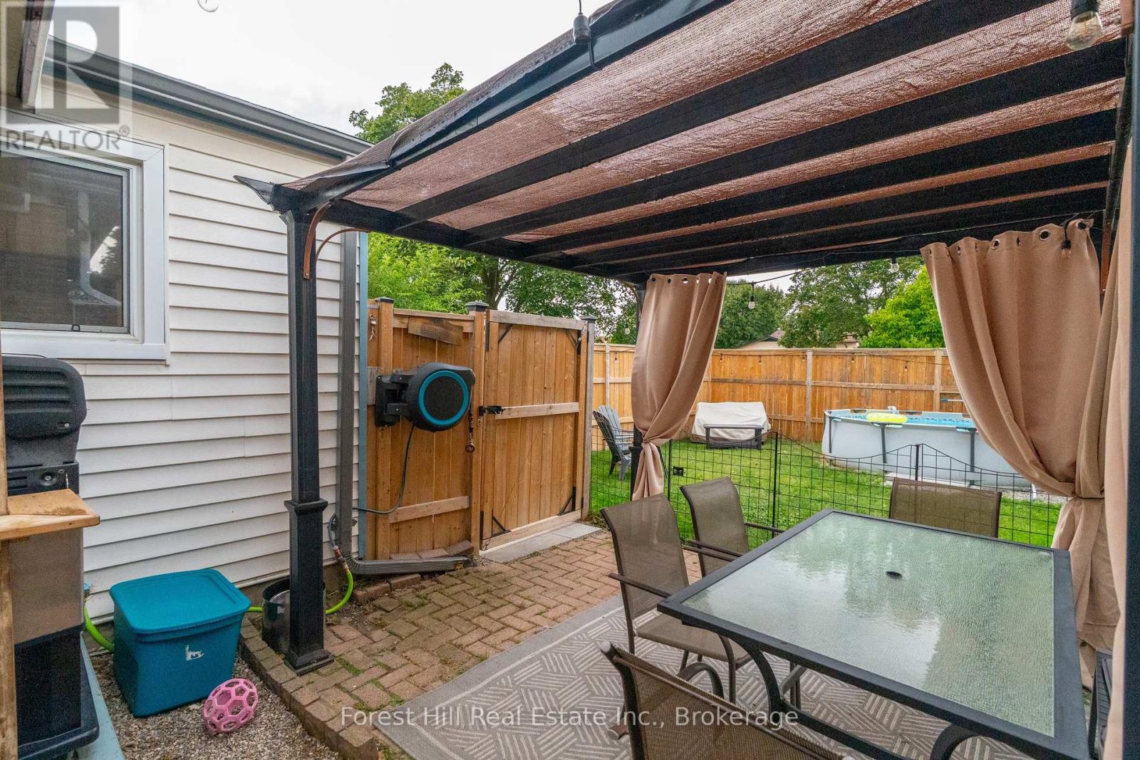 Photo 36 of 130 Pepperwood Crescent, Kitchener ON