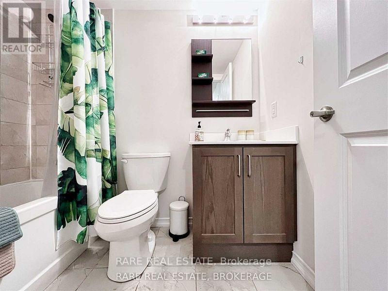 Photo 13 of 38 26 Fieldway Road N, Toronto ON