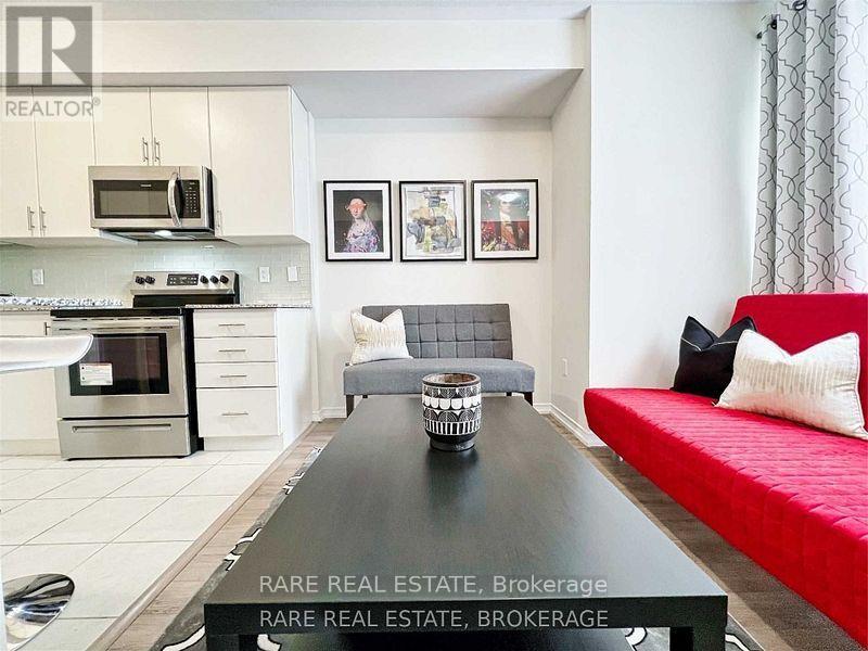 Photo 4 of 38 26 Fieldway Road N, Toronto ON