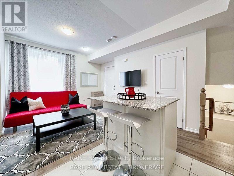 Photo 6 of 38 26 Fieldway Road N, Toronto ON