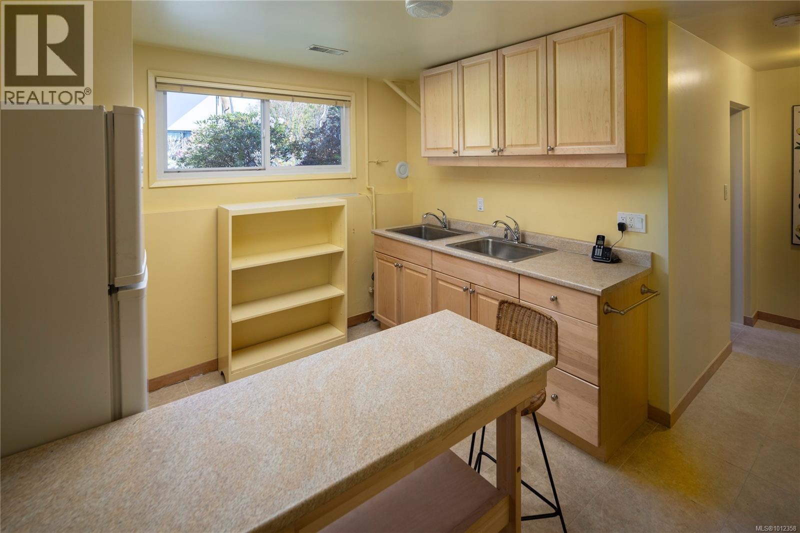 Photo 33 of 2650 Dorset Rd, Oak Bay BC