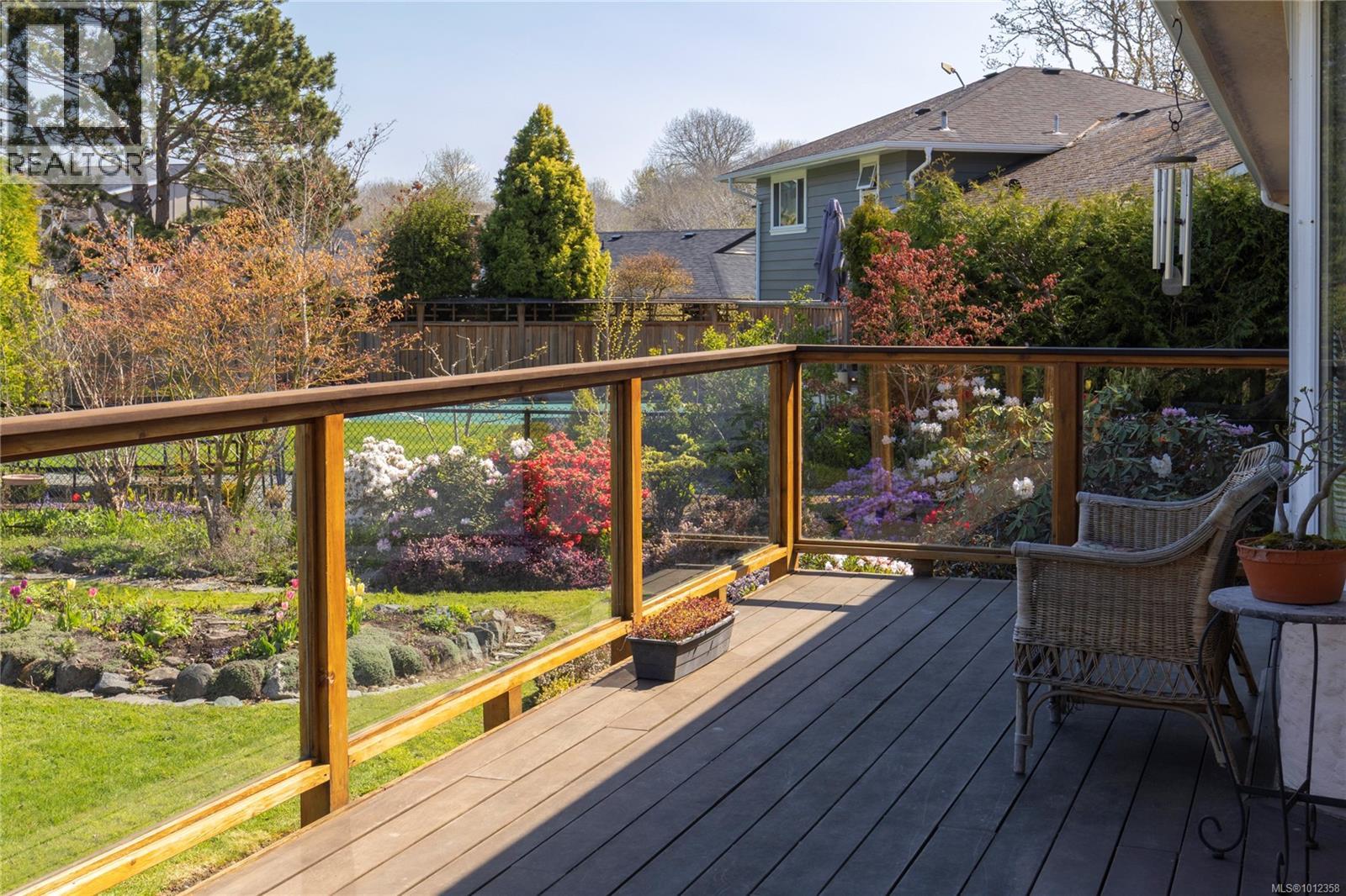 Photo 18 of 2650 Dorset Rd, Oak Bay BC