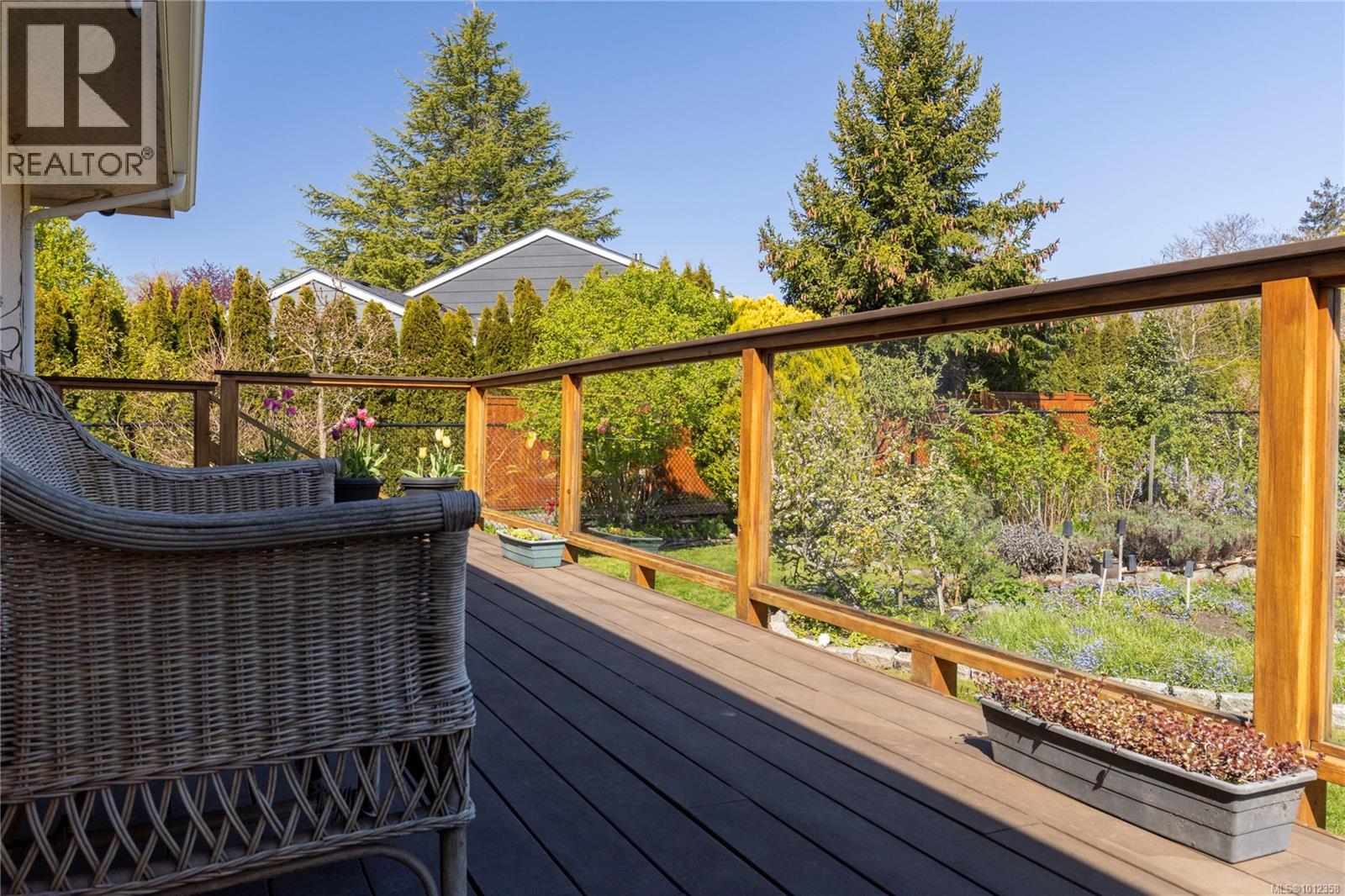 Photo 36 of 2650 Dorset Rd, Oak Bay BC