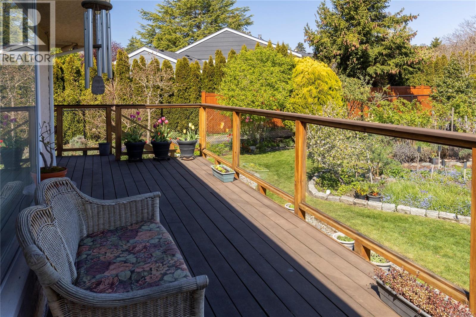 Photo 37 of 2650 Dorset Rd, Oak Bay BC