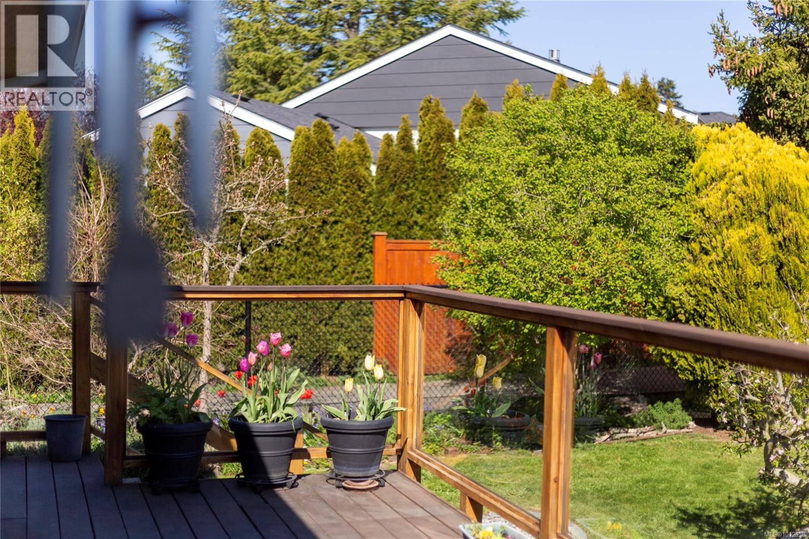 Photo 40 of 2650 Dorset Rd, Oak Bay BC