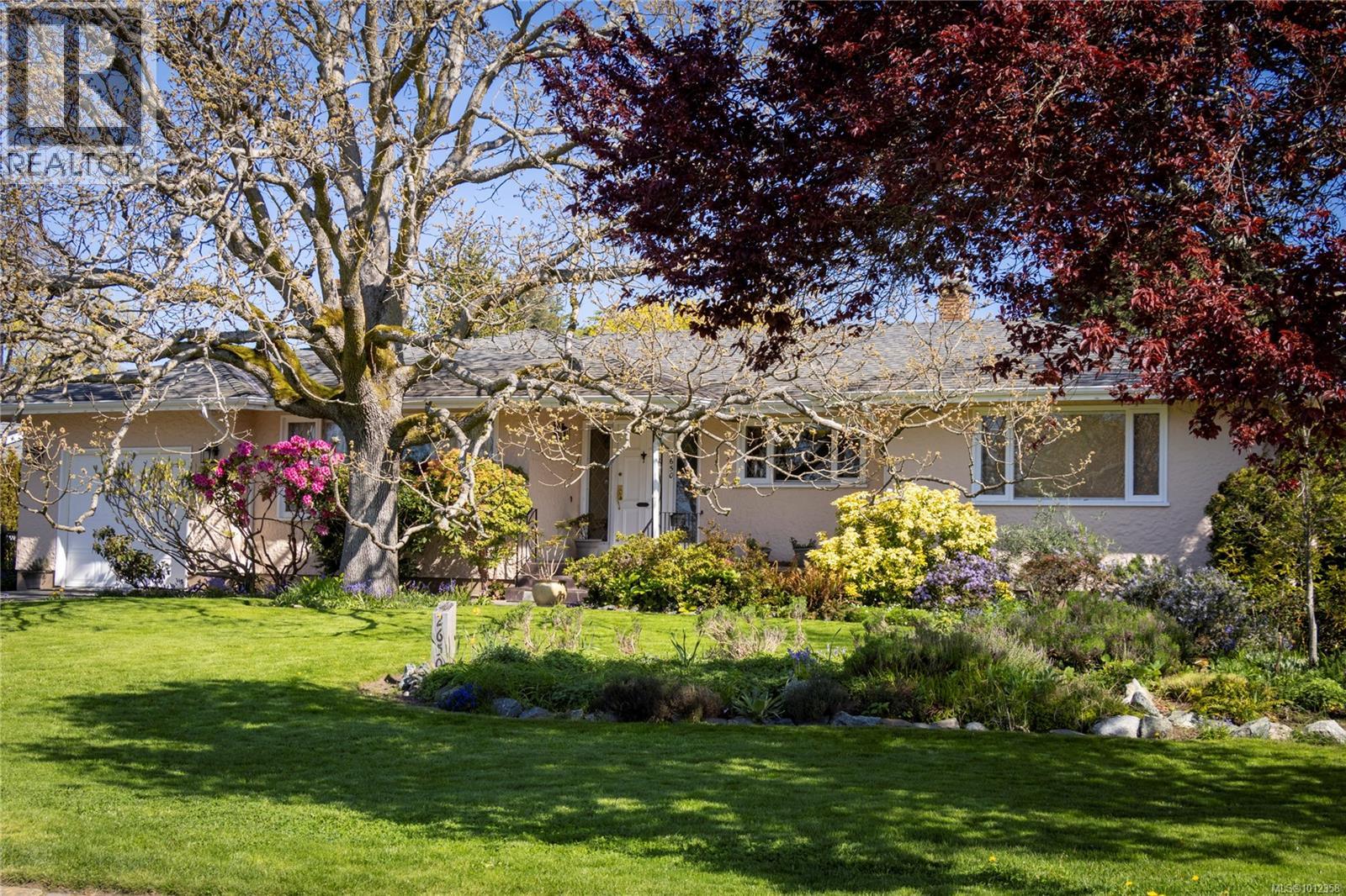 Photo 50 of 2650 Dorset Rd, Oak Bay BC