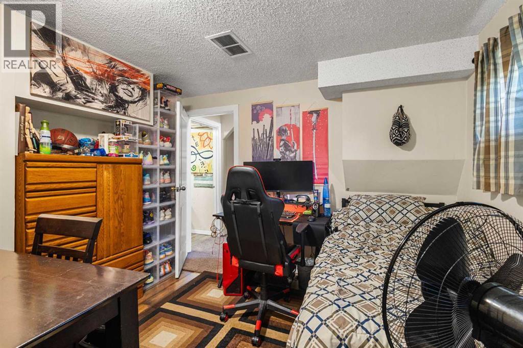 Photo 26 of 84 Fallswater Road Ne, Calgary AB
