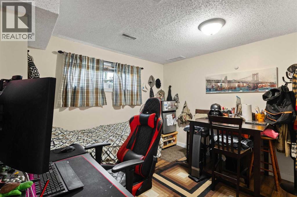 Photo 25 of 84 Fallswater Road Ne, Calgary AB