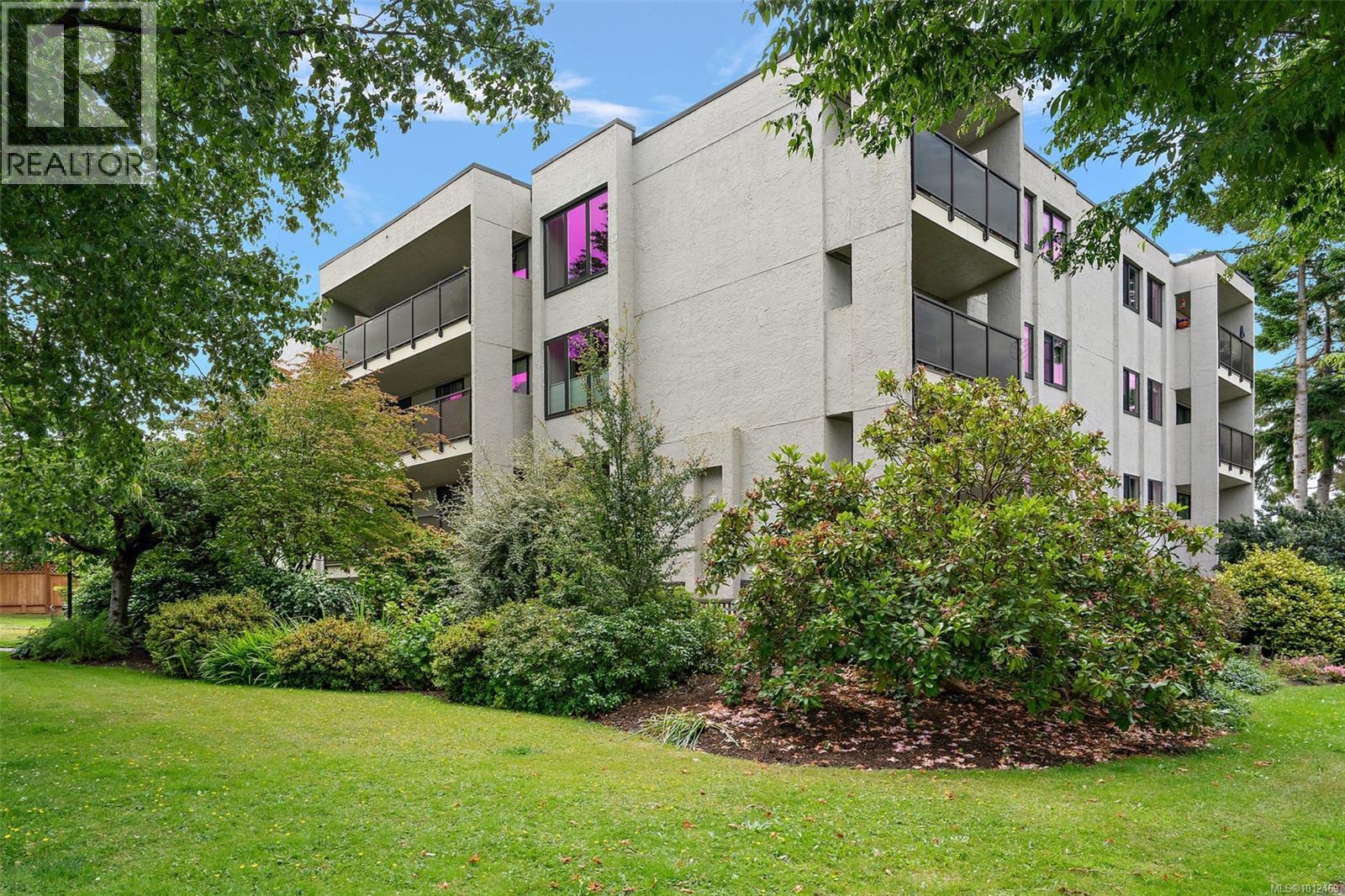 Photo 20 of 404 1151 Oscar St, Victoria BC