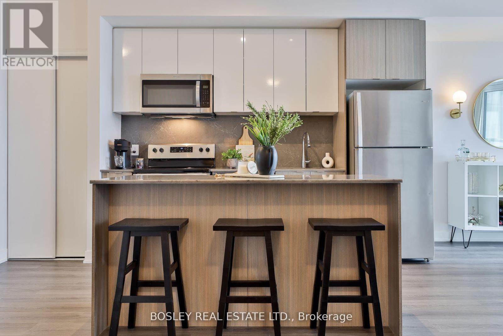 Photo 12 of 612 859 The Queensway, Toronto ON