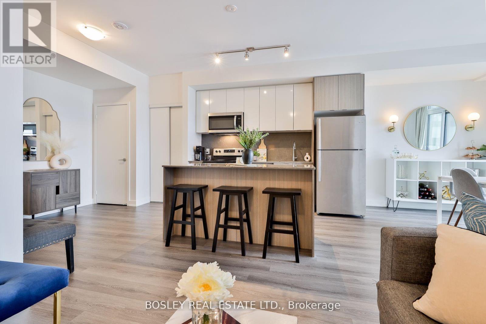 Photo 4 of 612 859 The Queensway, Toronto ON