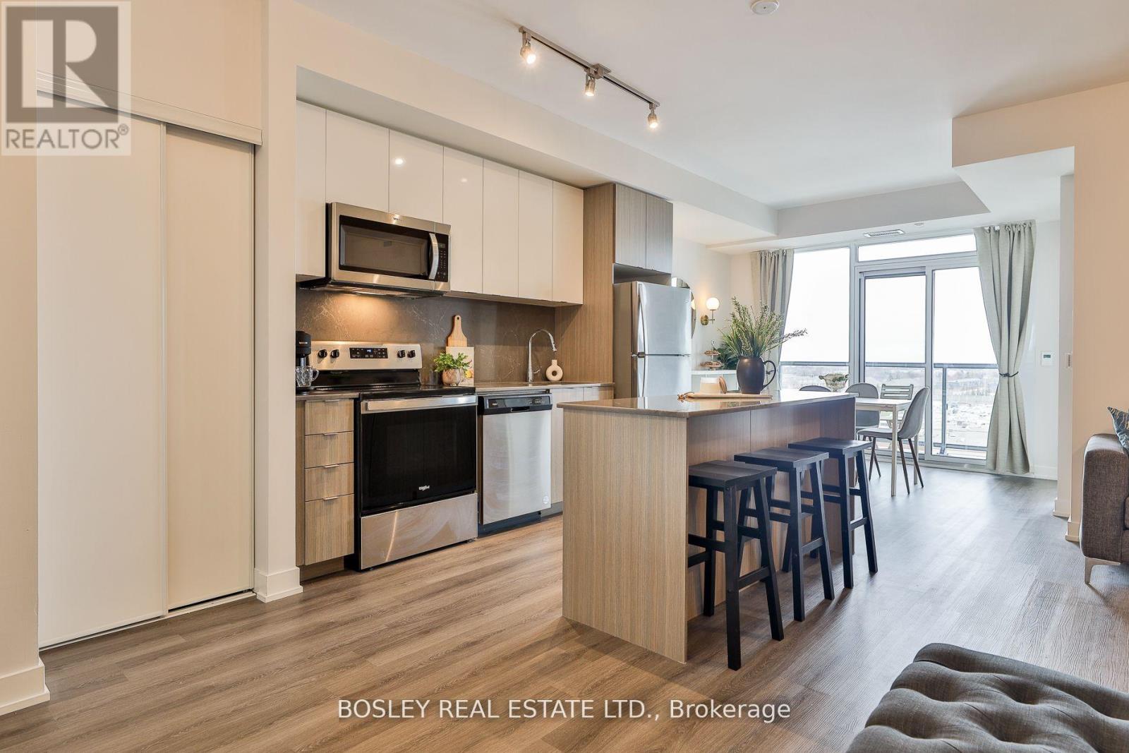 Photo 5 of 612 859 The Queensway, Toronto ON