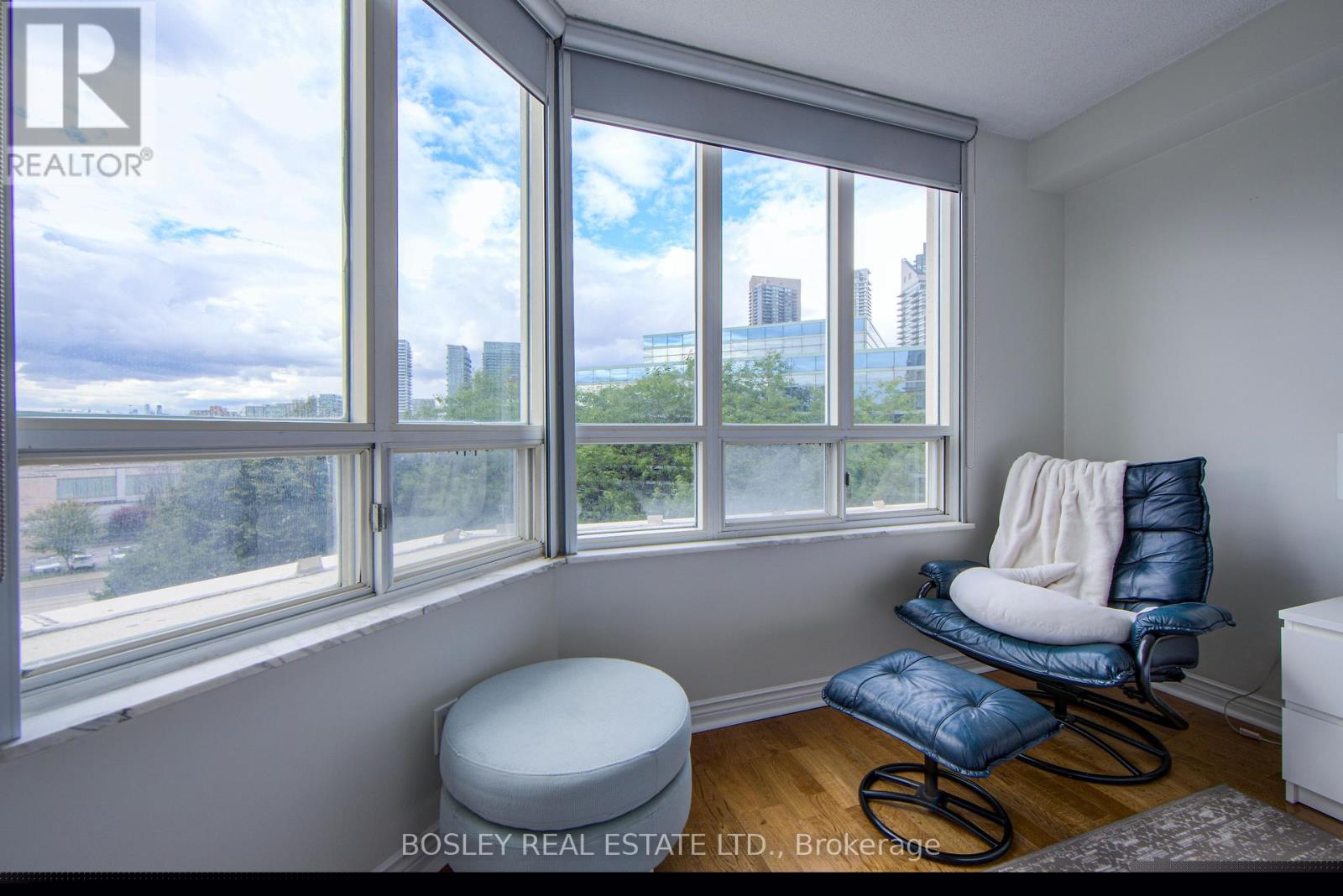 Photo 15 of 310 2285 Lake Shore Boulevard W, Toronto ON